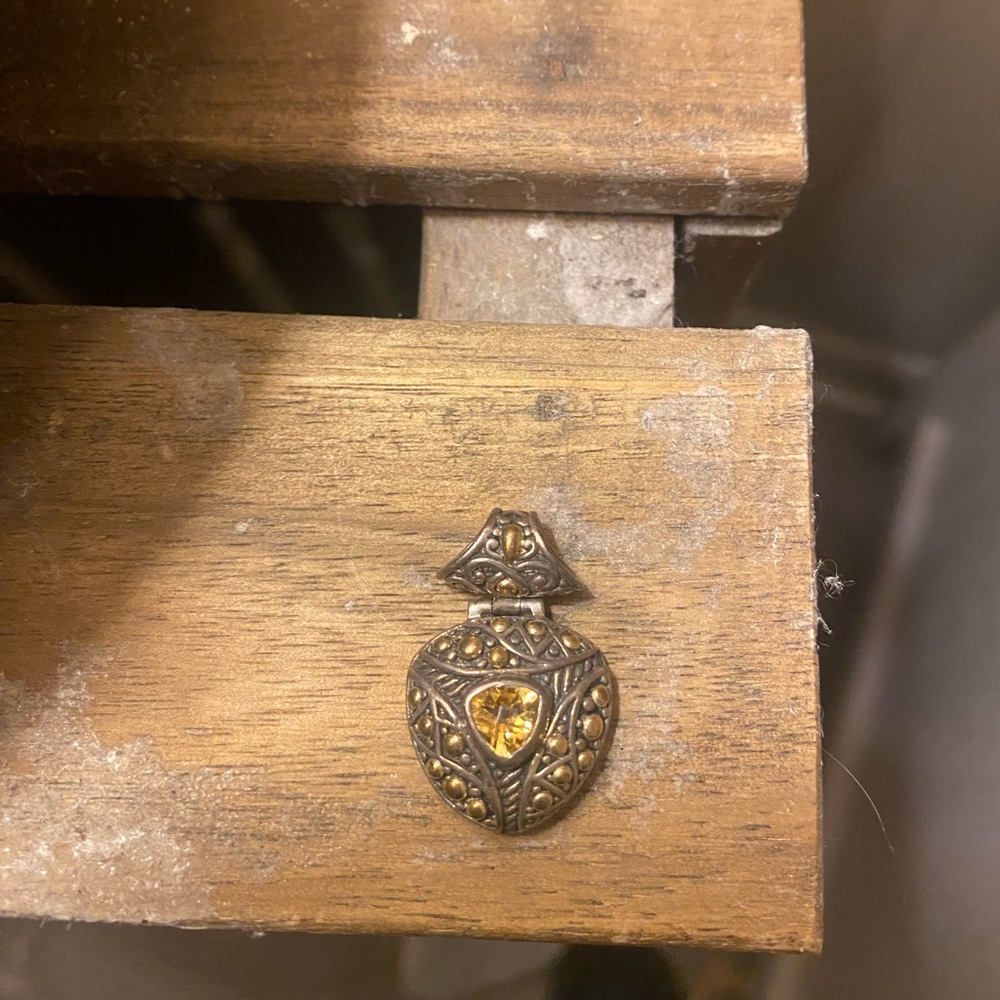 Vintage Style Amber Pendent for Necklace